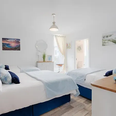 Holland House No3 Droíchead an Chláir