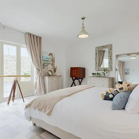 Holland House No3 * Droíchead an Chláir